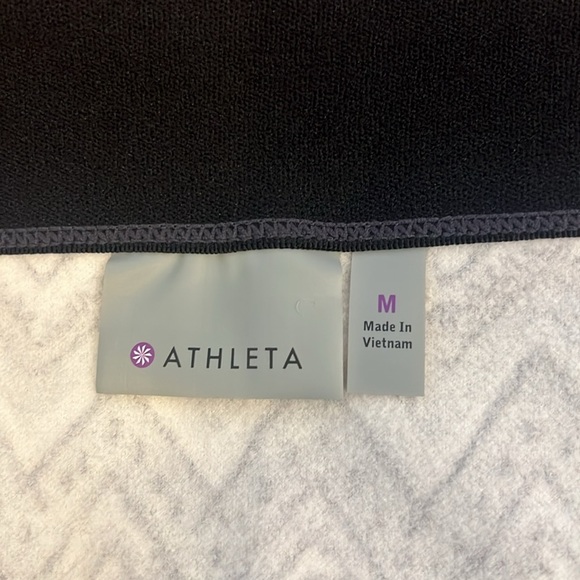 Athleta Fun Print Skirt W/Inner Pocket, Sz. M. - Picture 4 of 10